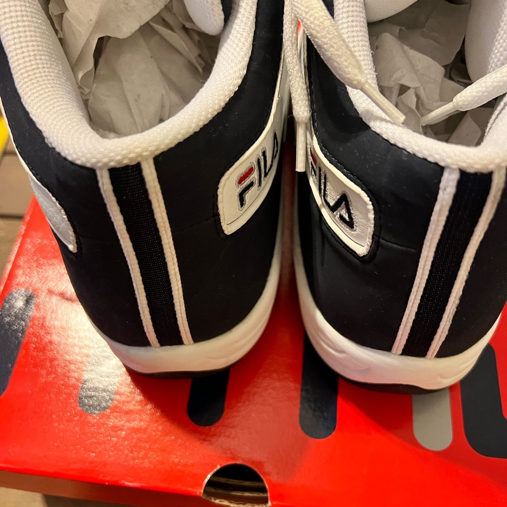 Men’s NIB Fila Breakaway Shoes -Retro - Picture 2 of 7